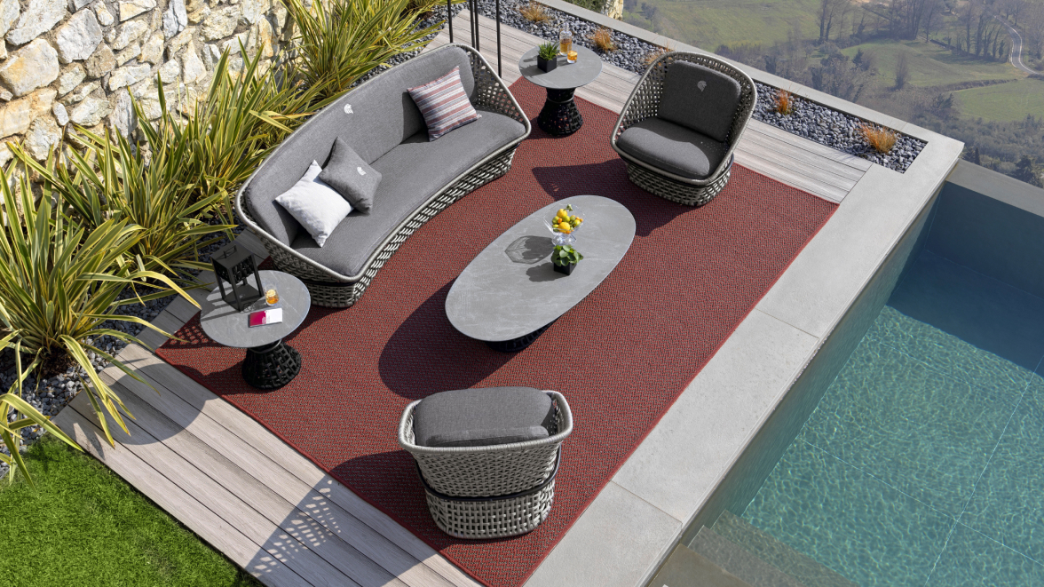 Luxury Patio Daybeds